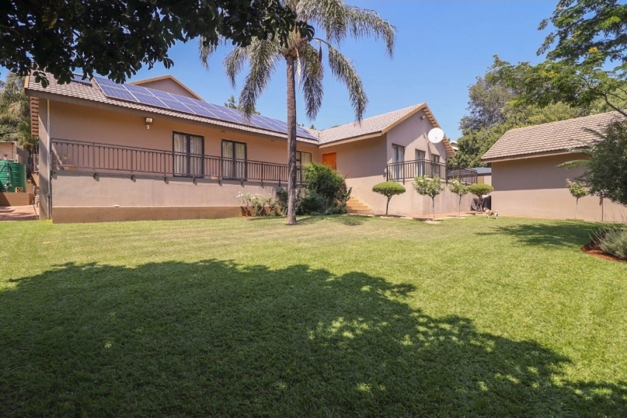 5 Bedroom Property for Sale in Protea Park North West